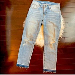 3/$35. Old Navy The Boyfriend Straight Cropped Distressed Jeans Size 0